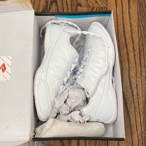 Chassé cheer shoes